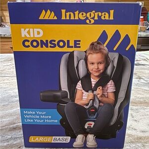 Kids Car Seat organizer. Stores toys or food. Fits right into cup holder. New